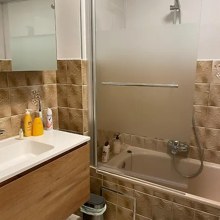 Lägenhet Comfortable 2-bedroom In The Centre Of T93 *